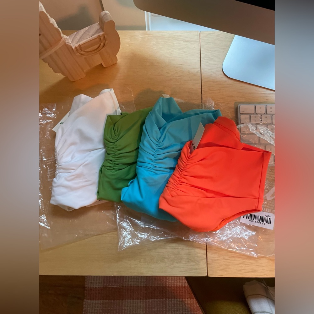 Aerie Ruched High Cut Cheeky Bikini Swimsuit
Bottom 4 pack NWT